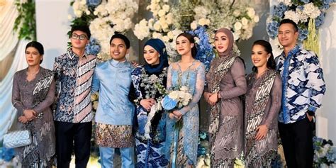 twstalker ibu ibu|Begini Kedekatan Aaliyah Massaid dengan Angelina Sondakh .